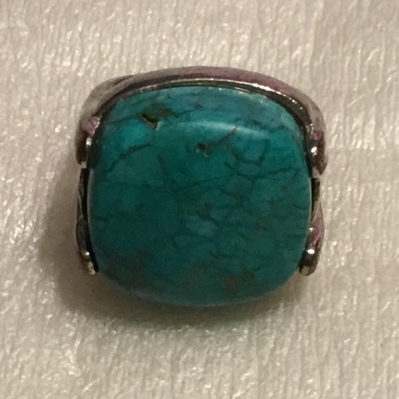 Large Turquoise stone ring - Picture 9 of 13